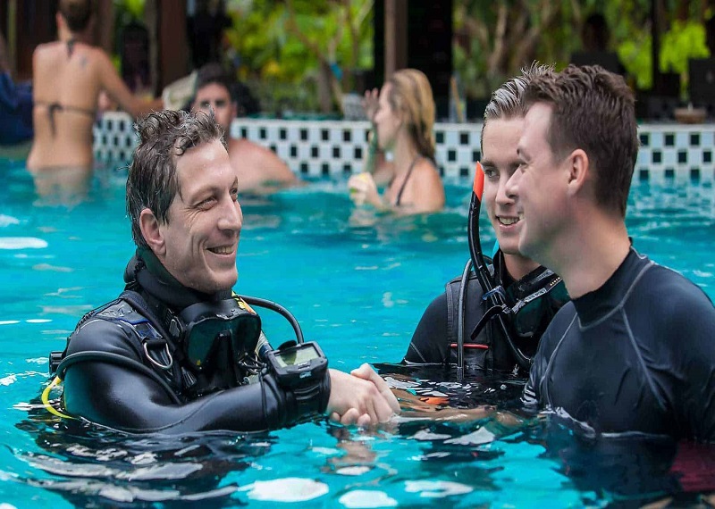 Free HTML5 Website Template by FreeHTML5.co